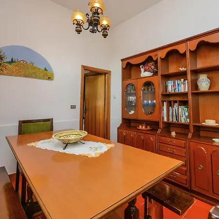 بيت للعطل Cozy Countryside Haven باسّينيانو سول تْرازي