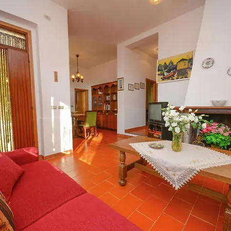 بيت للعطل Cozy Countryside Haven باسّينيانو سول تْرازي